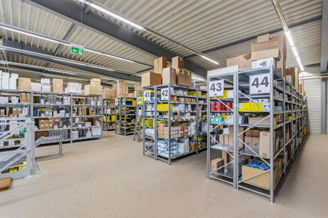 Top Gewerbeimmobilie mit Büro- und Logistikflächen in Weiler