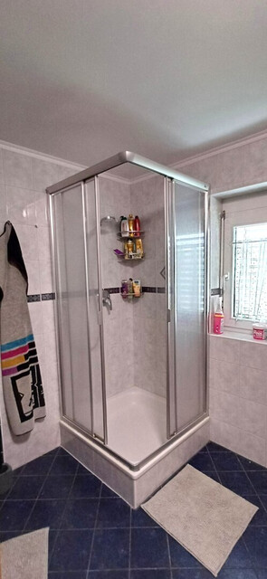 Gepflegtes massiv errichtetes Einfamilienhaus in zentraler Lage von Gisingen zu verkaufen! Familien willkommen!