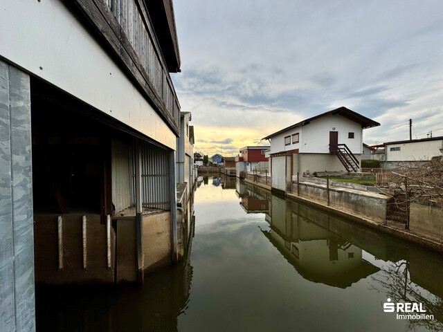 Ferienhaus am Bodensee - Wohnen direkt am Wasser mit Bootsgarage