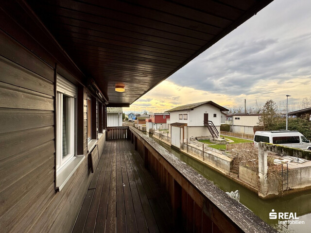Ferienhaus am Bodensee - Wohnen direkt am Wasser mit Bootsgarage