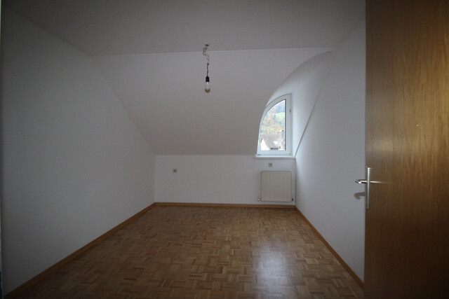 Gut geschnittene 3 Zimmer-Dachgeschoßwohnung - provisionsfrei