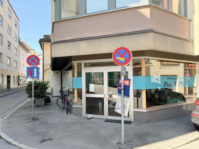 Gewerbefläche am Rande der Fußgängerzone / Jahnstraße