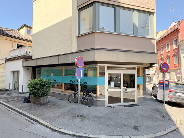 Gewerbefläche am Rande der Fußgängerzone / Jahnstraße