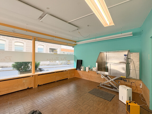 Gewerbefläche am Rande der Fußgängerzone / Jahnstraße