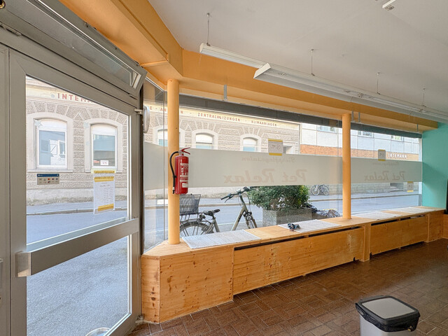 Gewerbefläche am Rande der Fußgängerzone / Jahnstraße