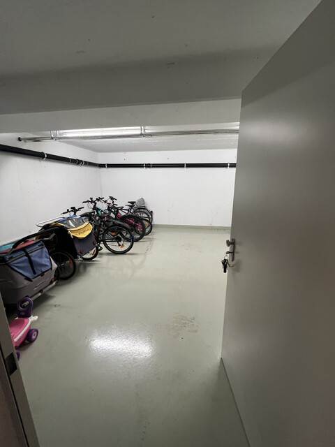 Schöne, helle, möblierte 4 Zimmer-Wohnung 