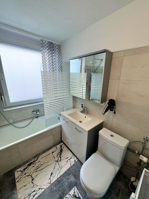 Entzückende 3 Zimmer Wohnung in Hatlerdorf mit Traumaussicht