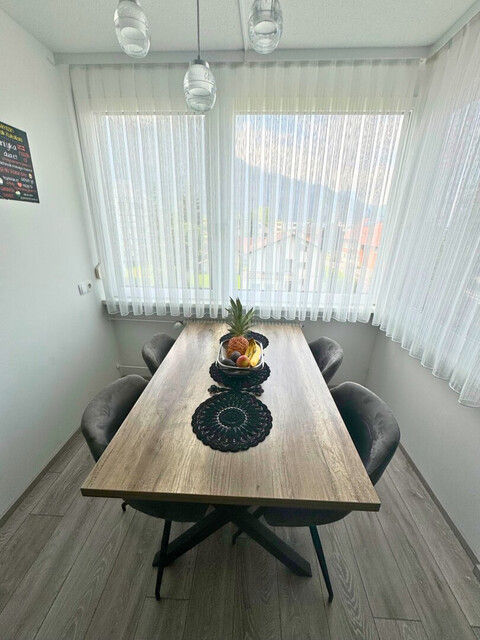 Entzückende 3 Zimmer Wohnung in Hatlerdorf mit Traumaussicht