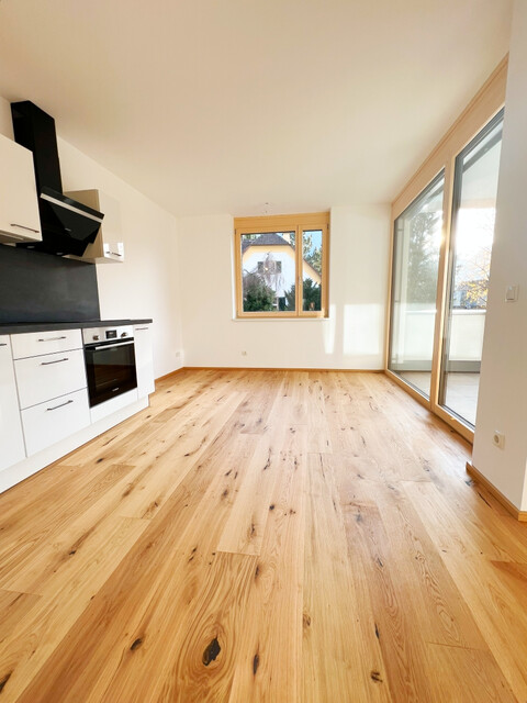 Neuwertige und helle 2-Zimmerwohnung im Erdgeschoss