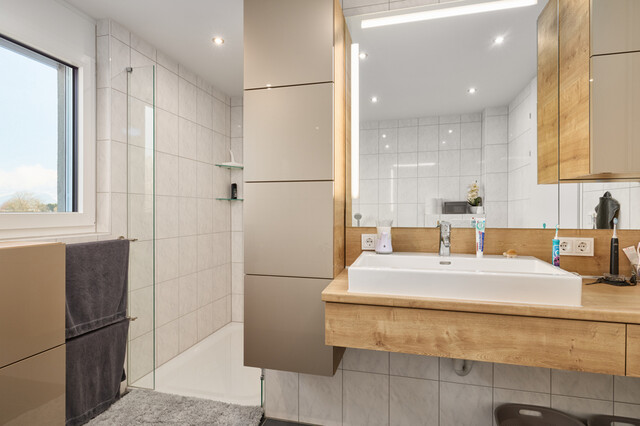 Modernes, lichtdurchflutetes Penthouse 
in exklusiver Kleinwohnanlage