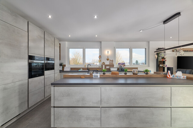 Modernes, lichtdurchflutetes Penthouse 
in exklusiver Kleinwohnanlage