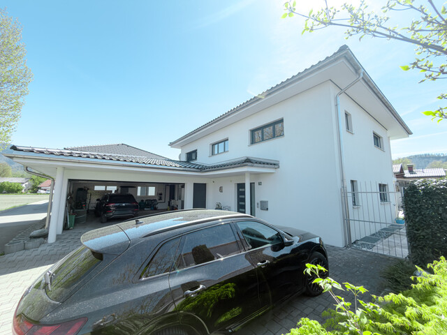 Traumhaftes Einfamilienhaus mit Pool und großem Grundstück in familienfreundlicher Lage von Mäder