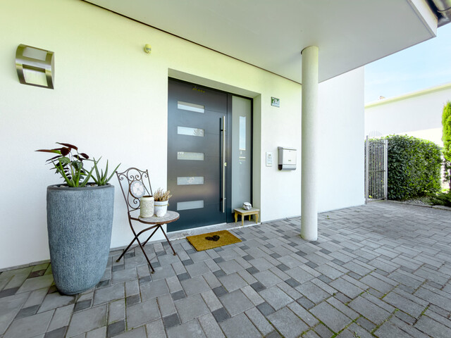 Traumhaftes Einfamilienhaus mit Pool und großem Grundstück in familienfreundlicher Lage von Mäder