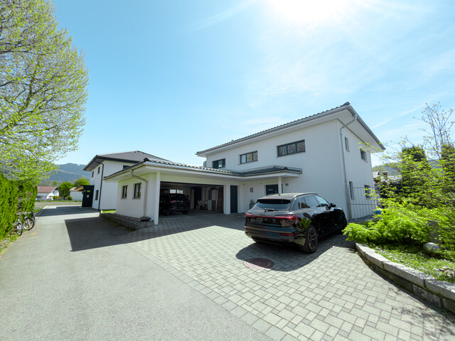 Traumhaftes Einfamilienhaus mit Pool und großem Grundstück in familienfreundlicher Lage von Mäder