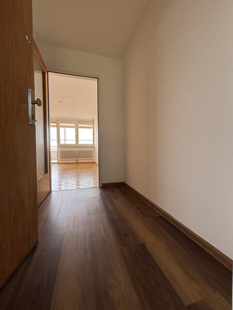 "ohne Provision" wunderbare Aussicht! 2,5 Zimmer Wohnung mit verglastem Balkon