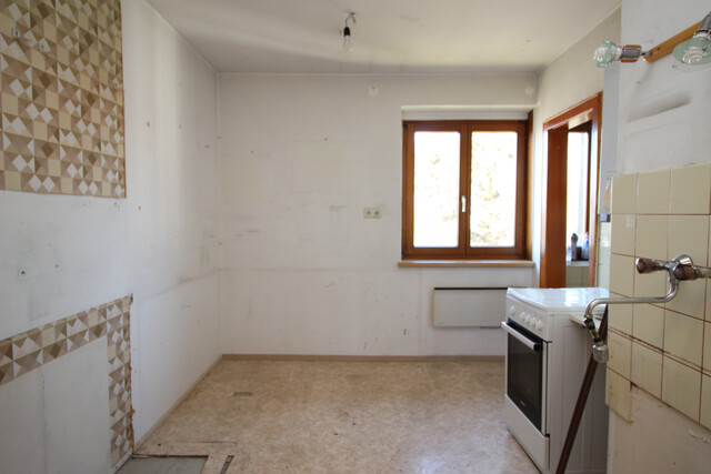 3 1/2 Zimmer-Wohnung - gut eingeteilt - renovierungsbedürftig - provisionsfrei