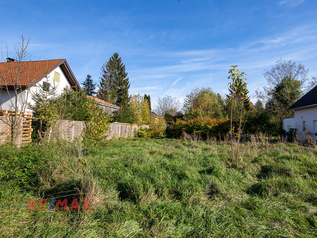 Schönes Grundstück für Ihr neues Eigenheim in liebevoller Umgebung