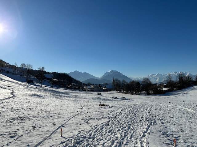 Hanggrundstücke mit traumhafter Aussicht