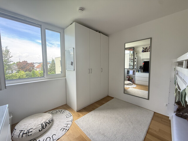 Sonnige 4-Zimmer-Dachgeschosswohnung in ruhiger Lage in Höchst zu vermieten