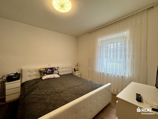 Großes Mehrfamilienhaus mit 5 Wohnungen