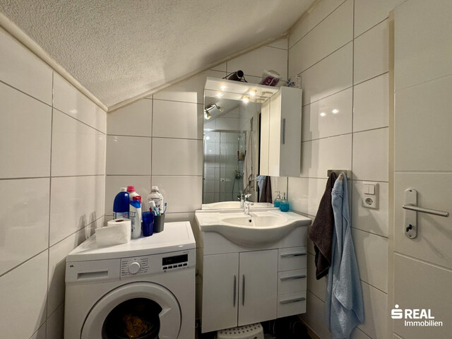 Großes Mehrfamilienhaus mit 5 Wohnungen