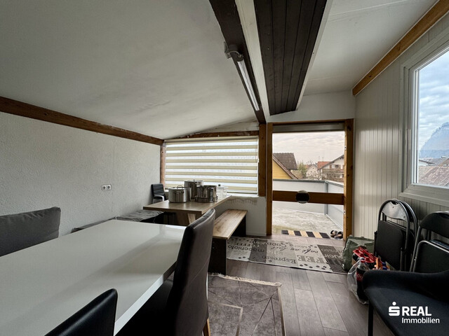 Großes Mehrfamilienhaus mit 5 Wohnungen