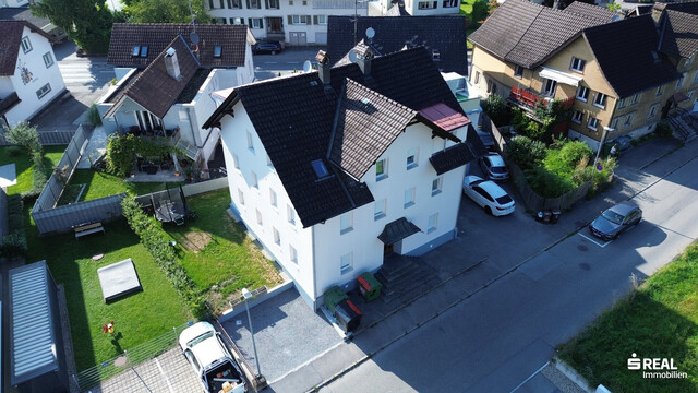 Großes Mehrfamilienhaus mit 5 Wohnungen