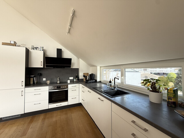 Exklusive 4-Zimmer-Dachgeschosswohnung in unmittelbarer Seenähe in Hard zu vermieten