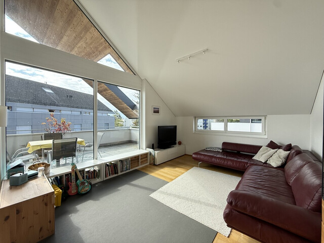 Exklusive 4-Zimmer-Dachgeschosswohnung in unmittelbarer Seenähe in Hard zu vermieten
