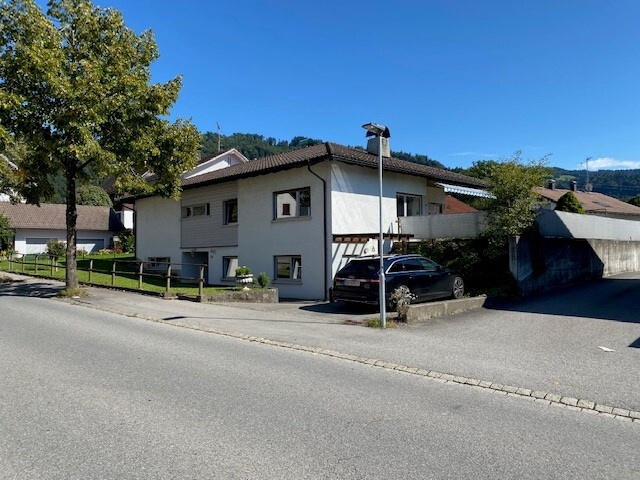 Renovierte 2 Zimmer Wohnung