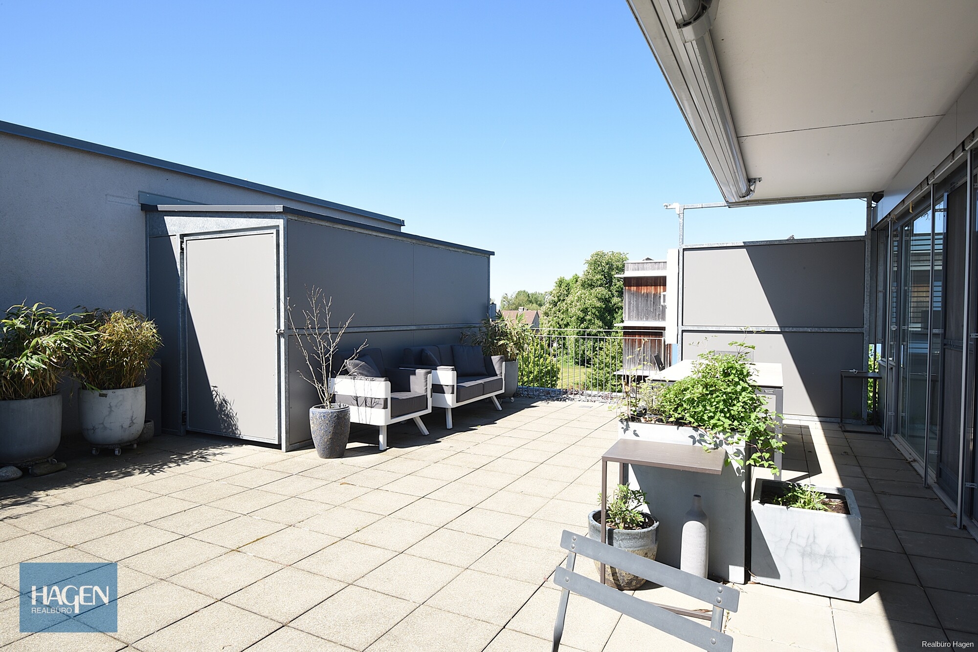 Seenahe Dachgeschossresidenz mit Panorama & Privatsphäre in Hard