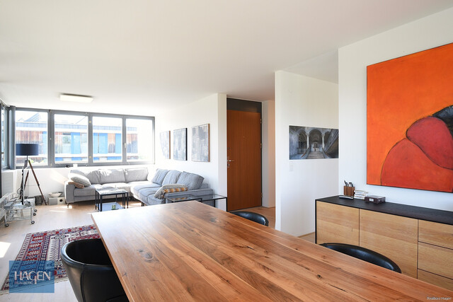 Seenahe Dachgeschossresidenz mit Panorama & Privatsphäre in Hard