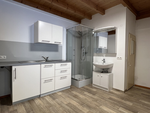 Nette Kleinwohnung, Appartement, Studio mit PKW-Abstellplatz, Strom inkludiert