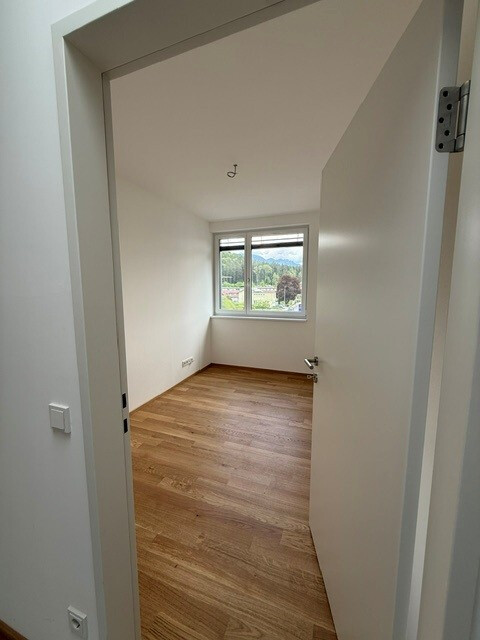  Exklusive 4-Zi-Wohnung  in Schlins         "ERSTBEZUG"