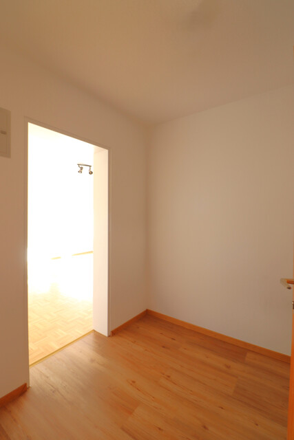 Helle 1,5 Zimmerwohnung mit Balkon und schönem Ausblick