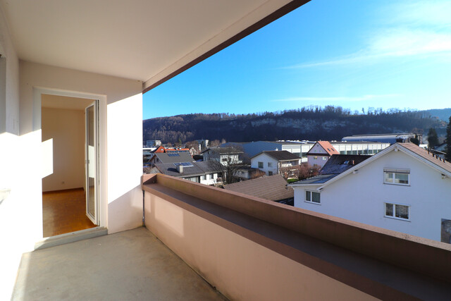 Helle 1,5 Zimmerwohnung mit Balkon und schönem Ausblick