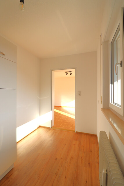 Helle 1,5 Zimmerwohnung mit Balkon und schönem Ausblick