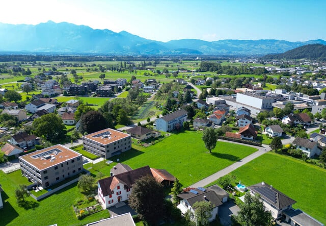 Interessante Kapitalanlage - gepflegtes Einfamilienhaus
in ruhiger Lage mit Wohnrecht