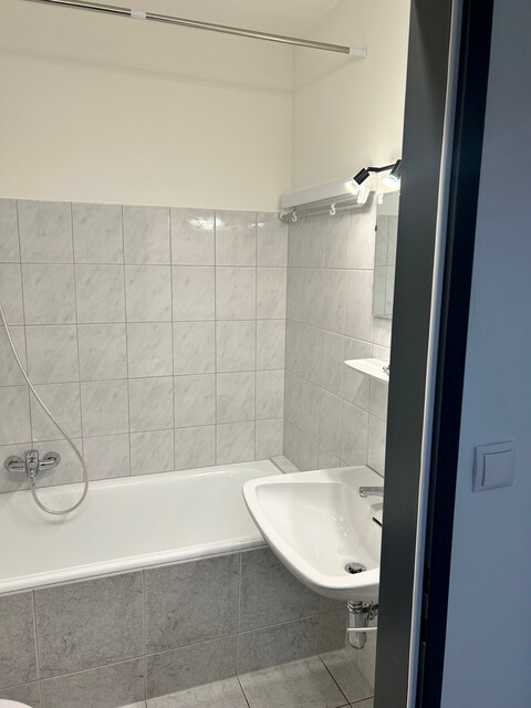 Sanierte 2-Zimmer-Wohnung mit 2 verglasten Balkonen und toller Aussicht