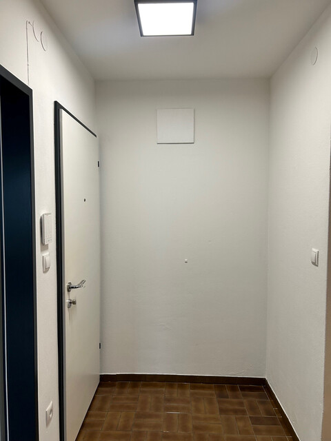 Sanierte 2-Zimmer-Wohnung mit 2 verglasten Balkonen und toller Aussicht