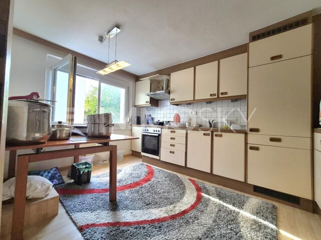 Geschäfts-Wohnhaus direkt an der Marktstraße