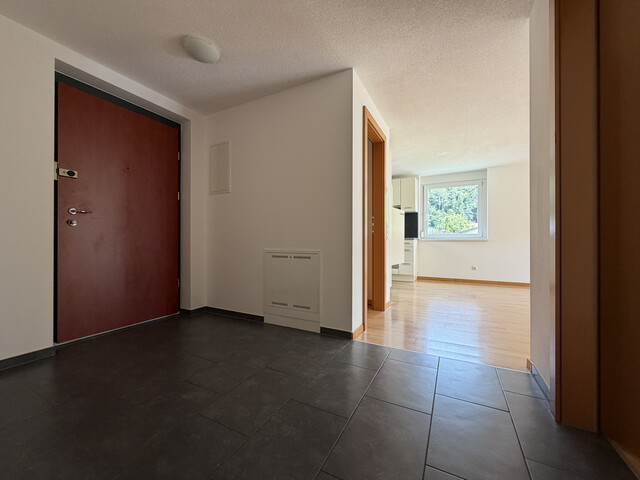 Schöne und sonnige  3-Zimmer-Wohnung mit 2 Tiefgaragenplätzen