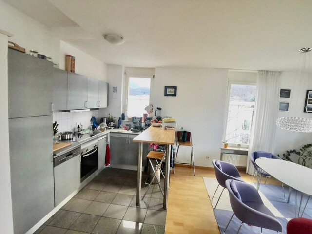 Privat: Loftartige 70m2, 2 Zimmer Dachgeschosswohnung, mega view und TG