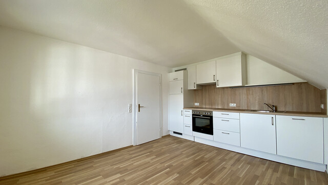 "ohne Provision" geräumige, helle 2,5 Zimmer Wohnung mit Balkon