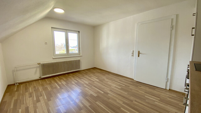 "ohne Provision" geräumige, helle 2,5 Zimmer Wohnung mit Balkon