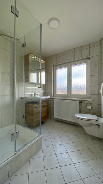 "ohne Provision" geräumige, helle 2,5 Zimmer Wohnung mit Balkon
