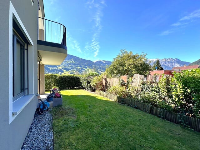 Großzügige 4-Zimmer Wohnung mit Garten und Bergblick!