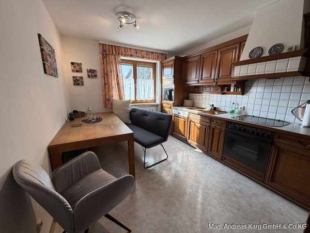 NEUER PREIS: gepflegte 3,5-Zimmer-Wohnung mit verglaster Loggia & Tiefgarage in Hard