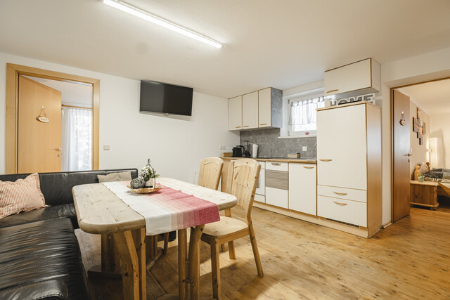 Ferienhaus mit 4 separaten Apartments in Klösterle am Alrberg