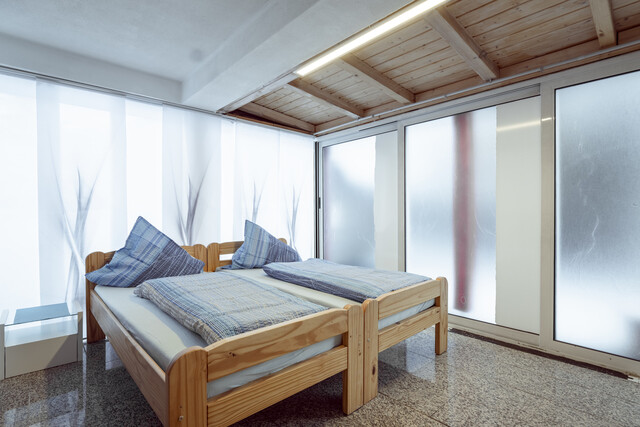 Ferienhaus mit 4 separaten Apartments in Klösterle am Alrberg